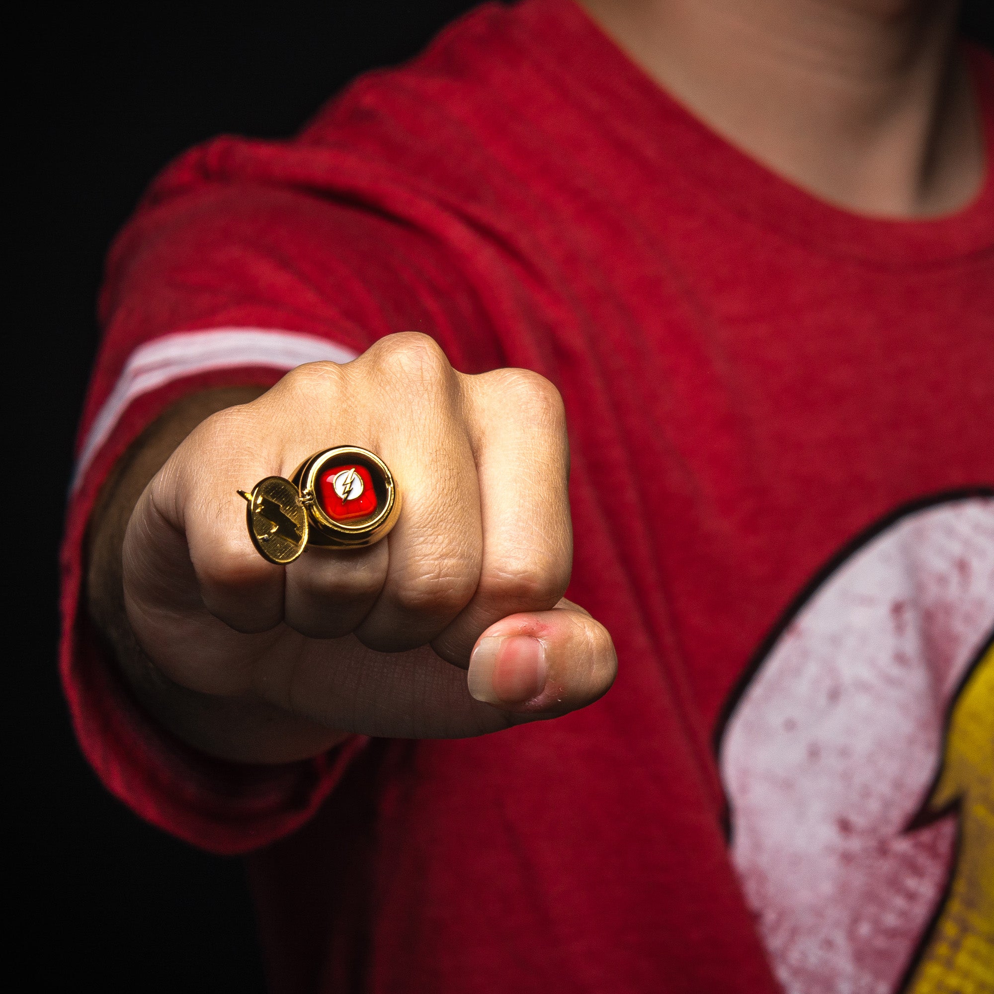 DC Comics Flash Ring with Costume Flip Lid Ring