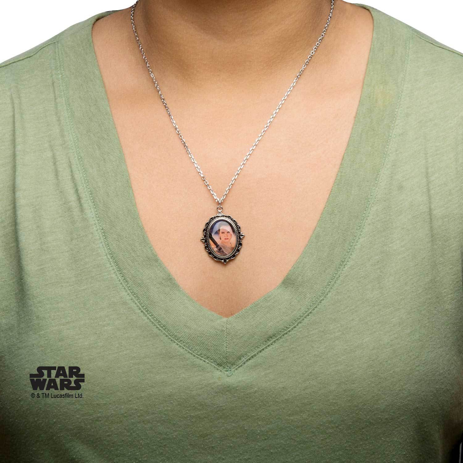 Star Wars Episode 7 Rey Cameo Pendant Necklace